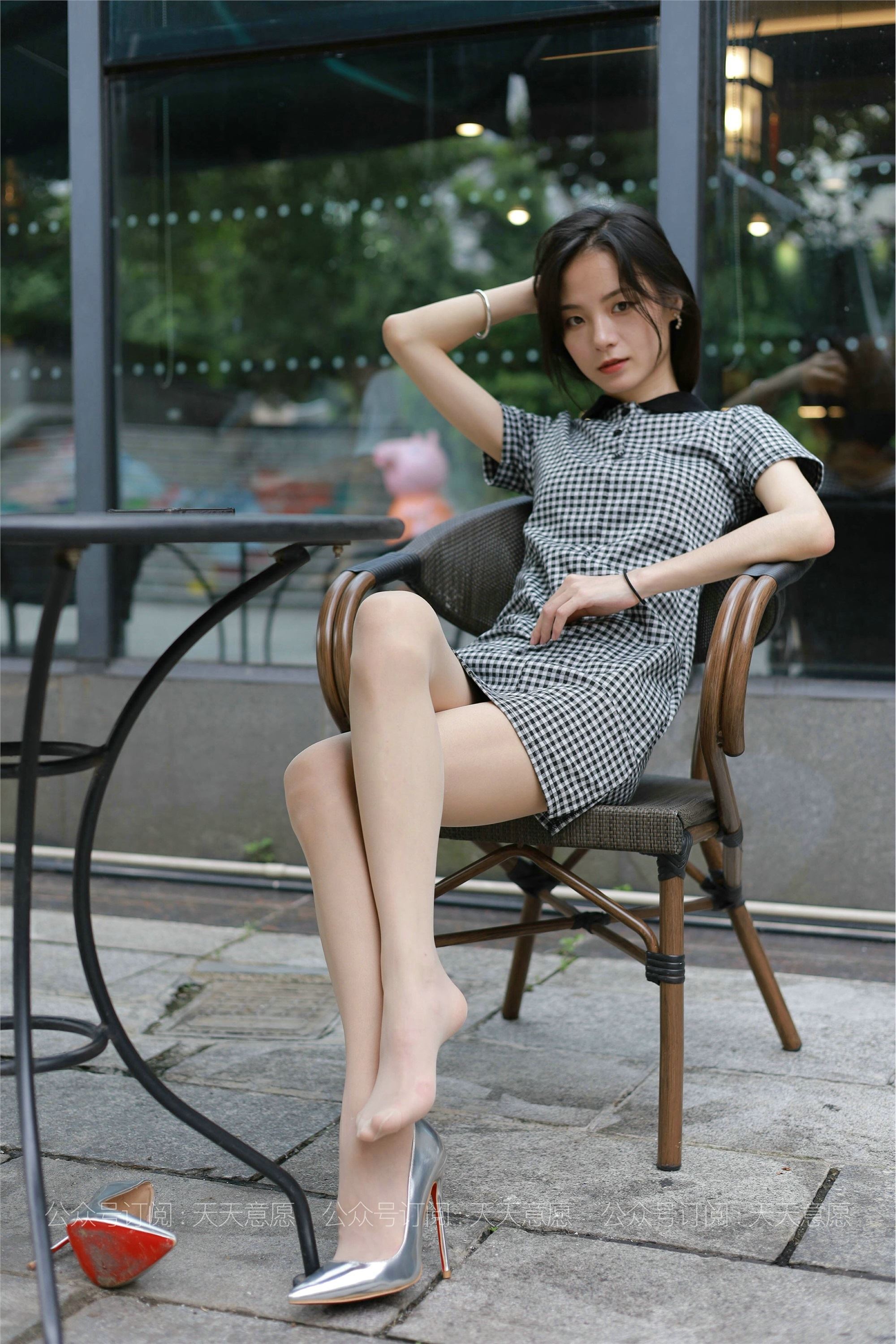 IESS异思趣向  2021.07.22 丝享家867：小六《格子连衣裙》